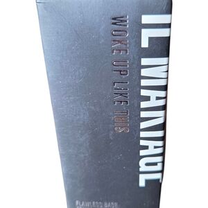 IL MAKIAGE Woke Up Like This Foundation.